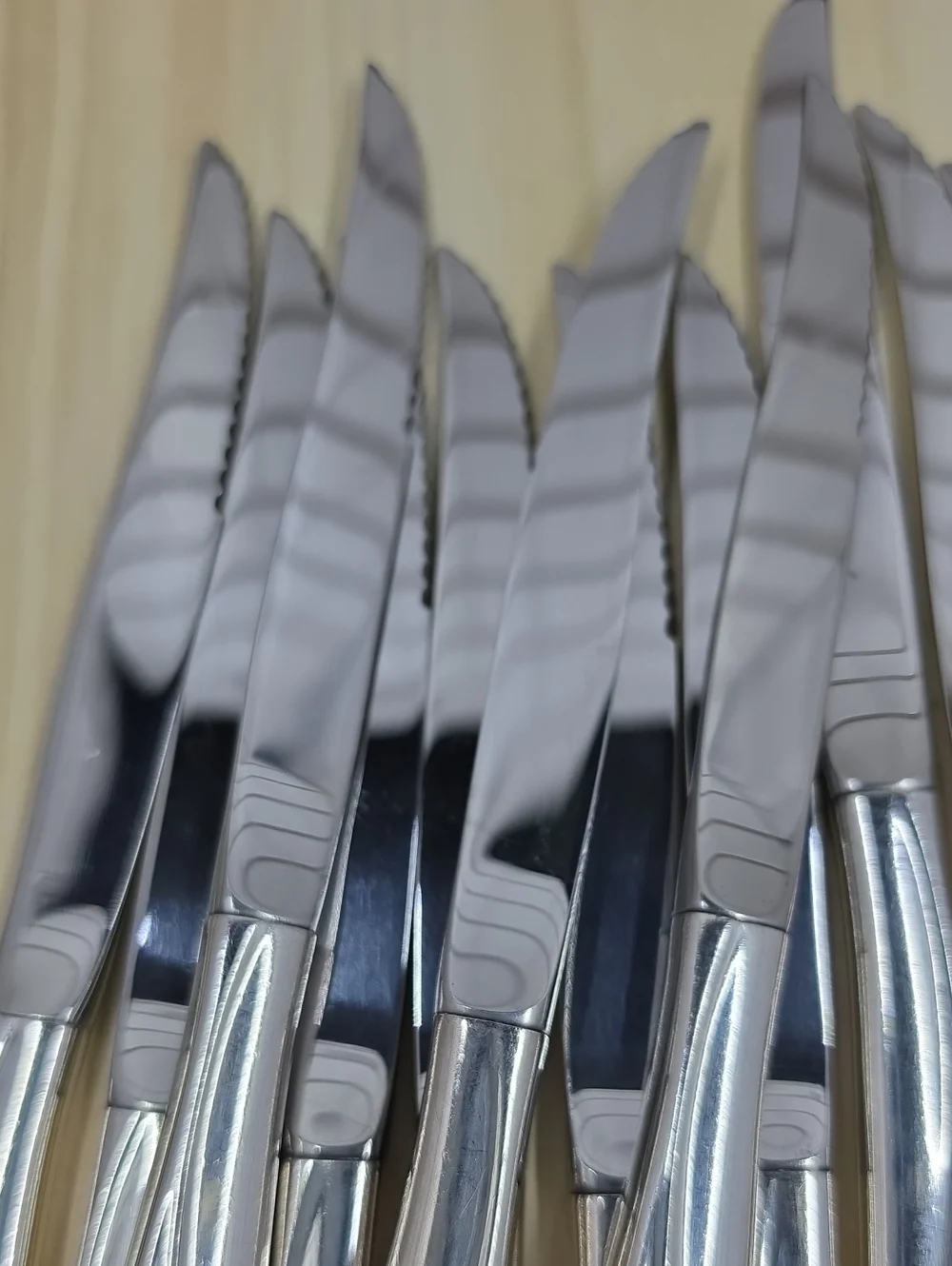 Oneida Rose Song Serrated Steak Knuves Set Of 16 Hollow Rogers Silverplate